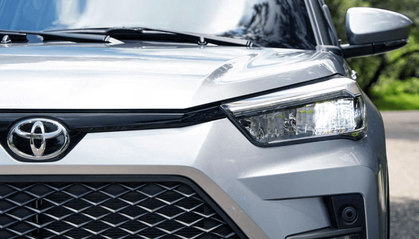 La iluminación LED en el Toyota Raize hará más fácil los trayectos.